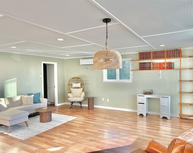 927 27th Street - Photo Thumbnail 1