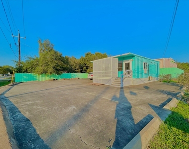 927 27th Street - Photo Thumbnail 13