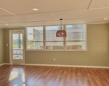 927 27th Street - Photo Thumbnail 26