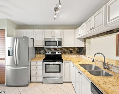 5980 Amherst Drive - Photo Thumbnail 3