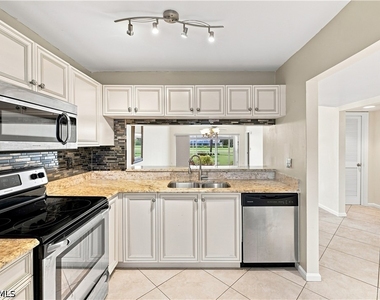 5980 Amherst Drive - Photo Thumbnail 5