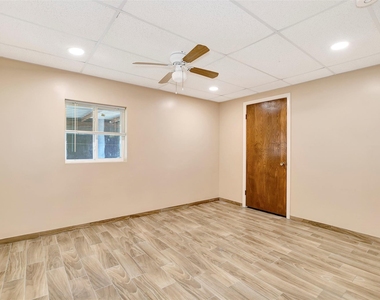 7900 Lane Street - Photo Thumbnail 20