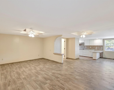 7900 Lane Street - Photo Thumbnail 3