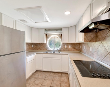7900 Lane Street - Photo Thumbnail 13