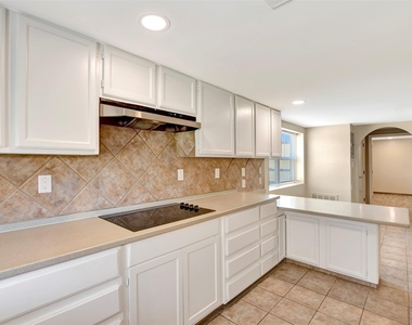 7900 Lane Street - Photo Thumbnail 14