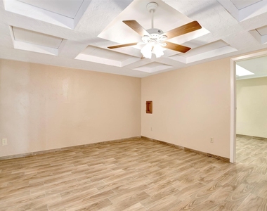 7900 Lane Street - Photo Thumbnail 22