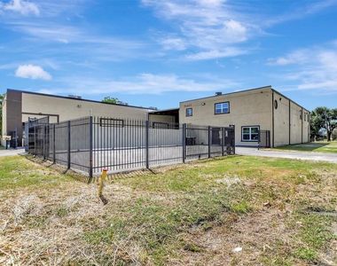 7900 Lane Street - Photo Thumbnail 29