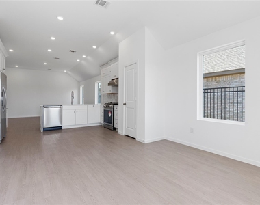 27531 Sunterra Village Drive - Photo Thumbnail 14
