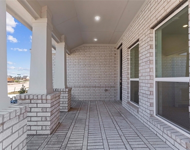 27531 Sunterra Village Drive - Photo Thumbnail 3
