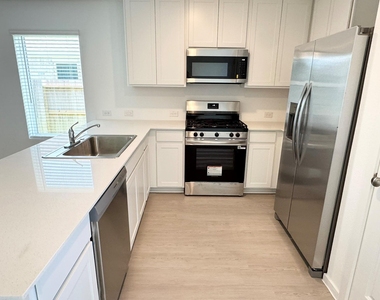 31516 Pianella Lane - Photo Thumbnail 9