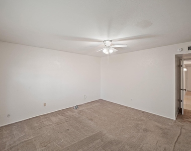 15822 Danford Drive - Photo Thumbnail 19