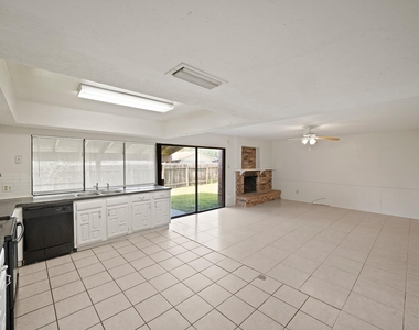 15822 Danford Drive - Photo Thumbnail 10