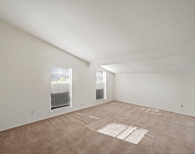 15822 Danford Drive - Photo Thumbnail 6