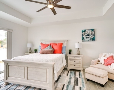 5307 6th Street W - Photo Thumbnail 16