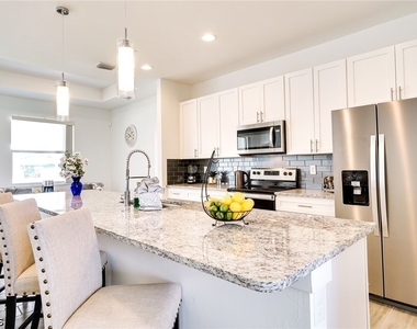 5307 6th Street W - Photo Thumbnail 8