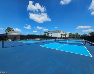 20503 Hazelnut Court S - Photo Thumbnail 27