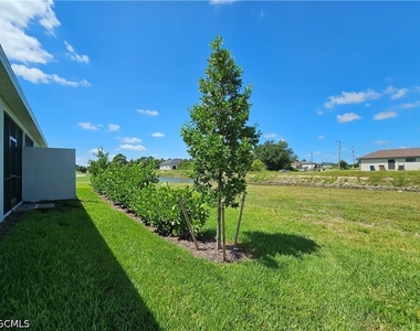 20503 Hazelnut Court S - Photo Thumbnail 24
