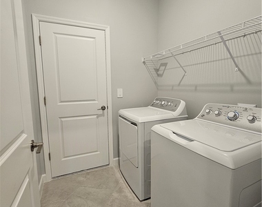 20503 Hazelnut Court S - Photo Thumbnail 11