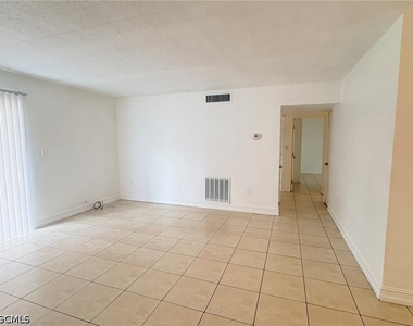 1830 Maravilla Avenue - Photo Thumbnail 4
