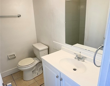 1830 Maravilla Avenue - Photo Thumbnail 20