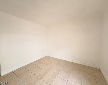1830 Maravilla Avenue - Photo Thumbnail 14