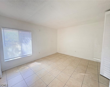 1830 Maravilla Avenue - Photo Thumbnail 15