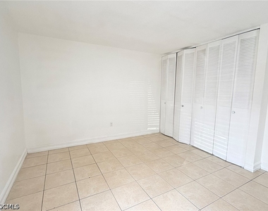 1830 Maravilla Avenue - Photo Thumbnail 19