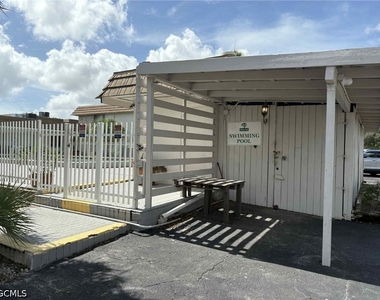 1830 Maravilla Avenue - Photo Thumbnail 22