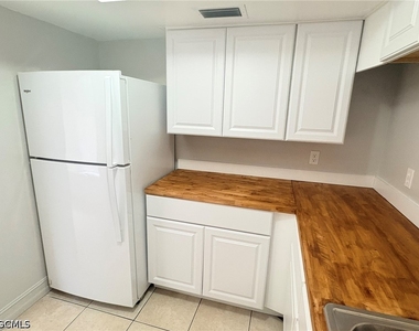 1830 Maravilla Avenue - Photo Thumbnail 2
