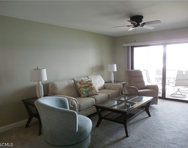 11140 Caravel Circle - Photo Thumbnail 10