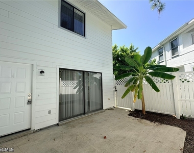 11929 Corinne Lee Court - Photo Thumbnail 17
