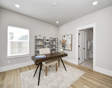 1102 Mansfield Street - Photo Thumbnail 8