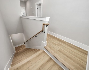 1102 Mansfield Street - Photo Thumbnail 22