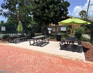 2905 Winkler Avenue - Photo Thumbnail 15