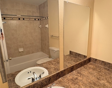 2905 Winkler Avenue - Photo Thumbnail 10