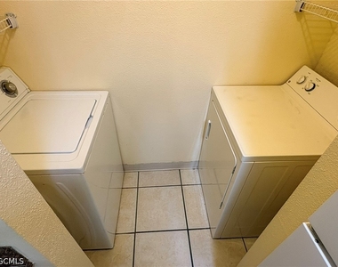 2905 Winkler Avenue - Photo Thumbnail 12