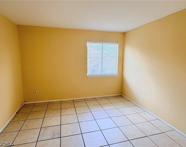 2905 Winkler Avenue - Photo Thumbnail 6