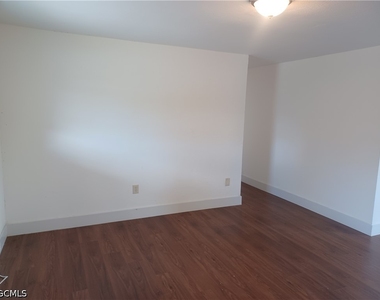 1629 Pawnee Street - Photo Thumbnail 2