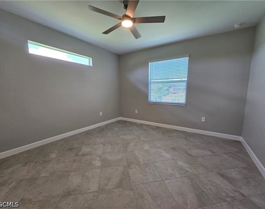 20501 Hazelnut Court S - Photo Thumbnail 16