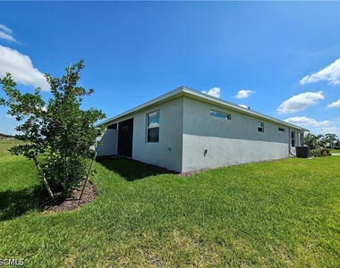 20501 Hazelnut Court S - Photo Thumbnail 26