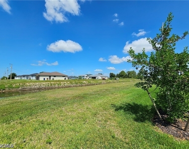 20501 Hazelnut Court S - Photo Thumbnail 27
