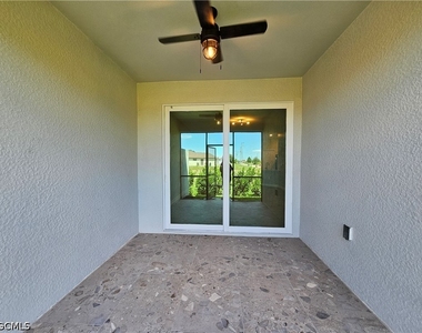 20501 Hazelnut Court S - Photo Thumbnail 24