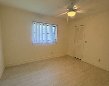 5113 Chiquita Boulevard S - Photo Thumbnail 10