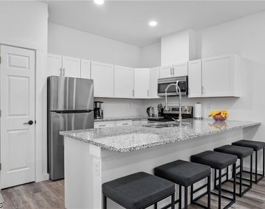 4717 25th Street Sw - Photo Thumbnail 2