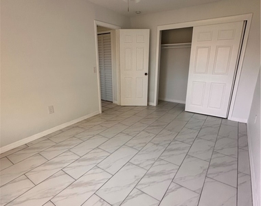 4920 Vincennes Court - Photo Thumbnail 9