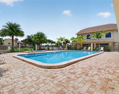 8336 Charter Club Circle - Photo Thumbnail 27