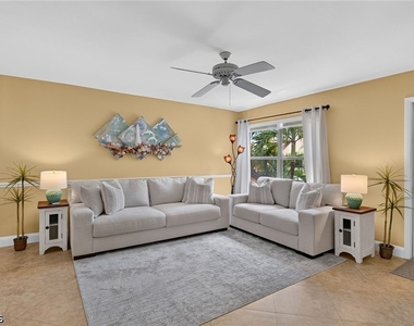 8336 Charter Club Circle - Photo Thumbnail 5