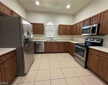 4910 Sw 17th Place - Photo Thumbnail 20