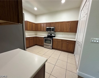 4910 Sw 17th Place - Photo Thumbnail 19