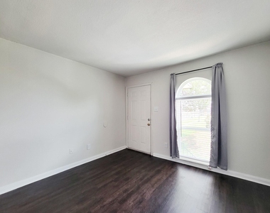 101 Brookside Lane - Photo Thumbnail 1